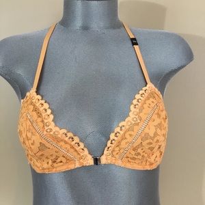 ❤️2 for $25❤️ Victoria's secret BODY lace bra 34C